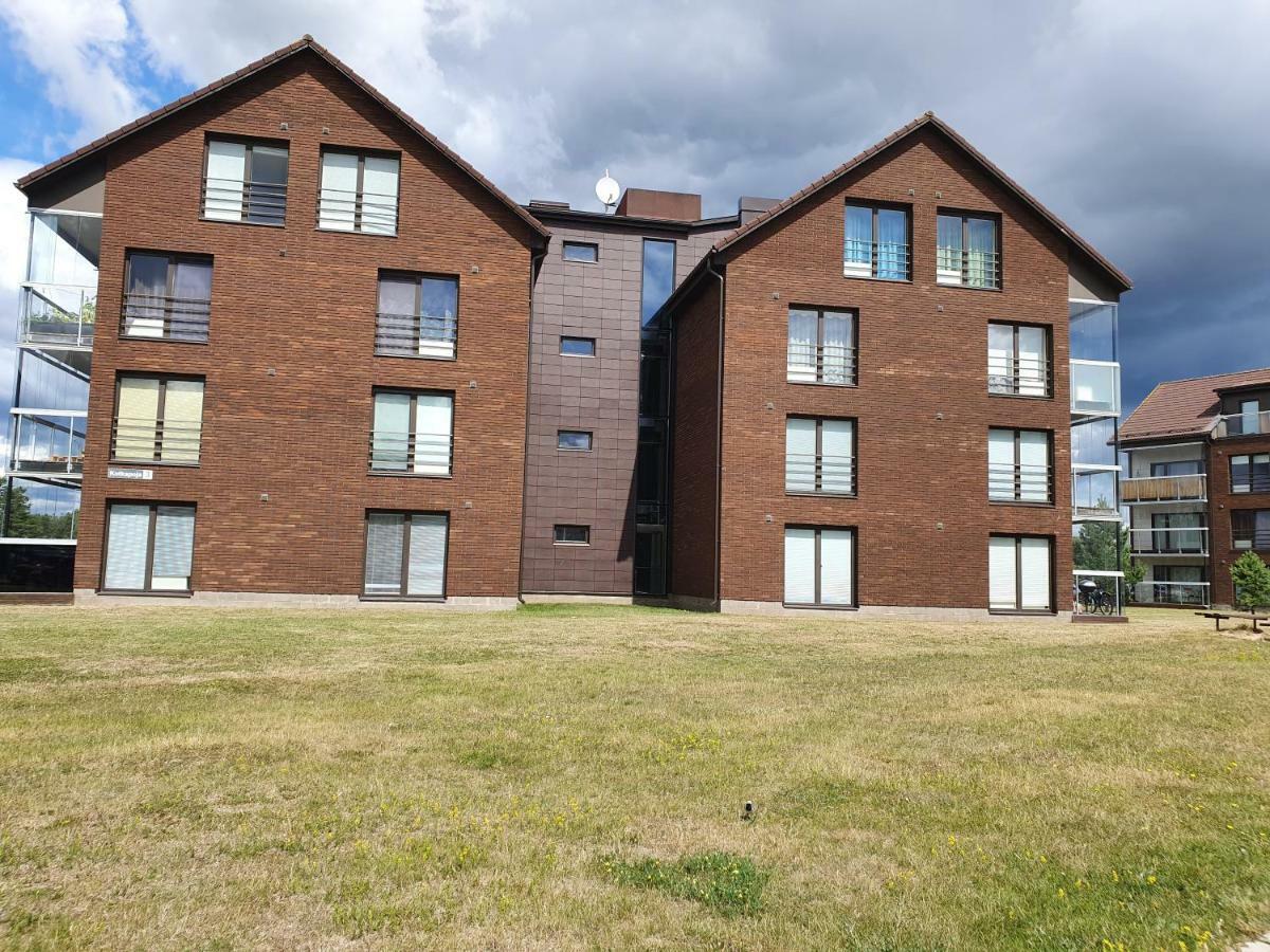 Juuli Apartament Kuressaare Buitenkant foto